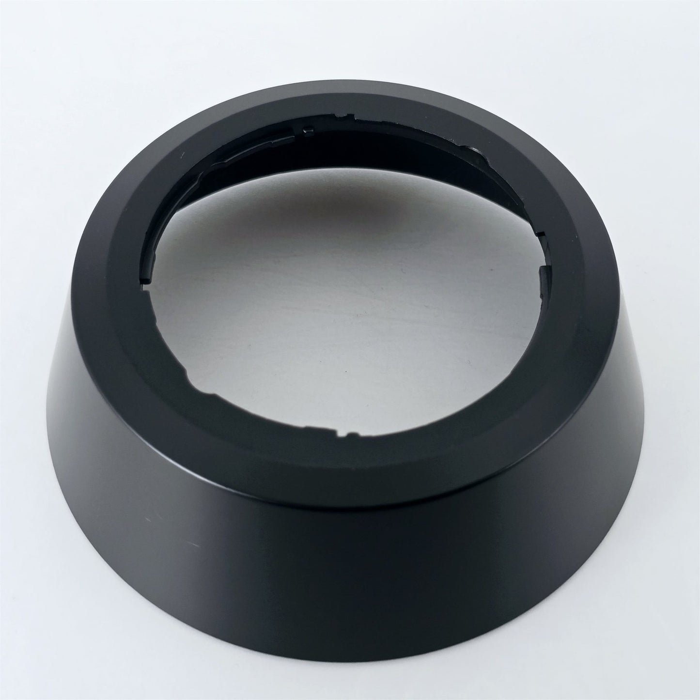 [Pre-owned] Nikon HB-18 Bayonet Lens Hood for AF 28-105mm f/3.5-4.5D — Near Mint — Japan #5378