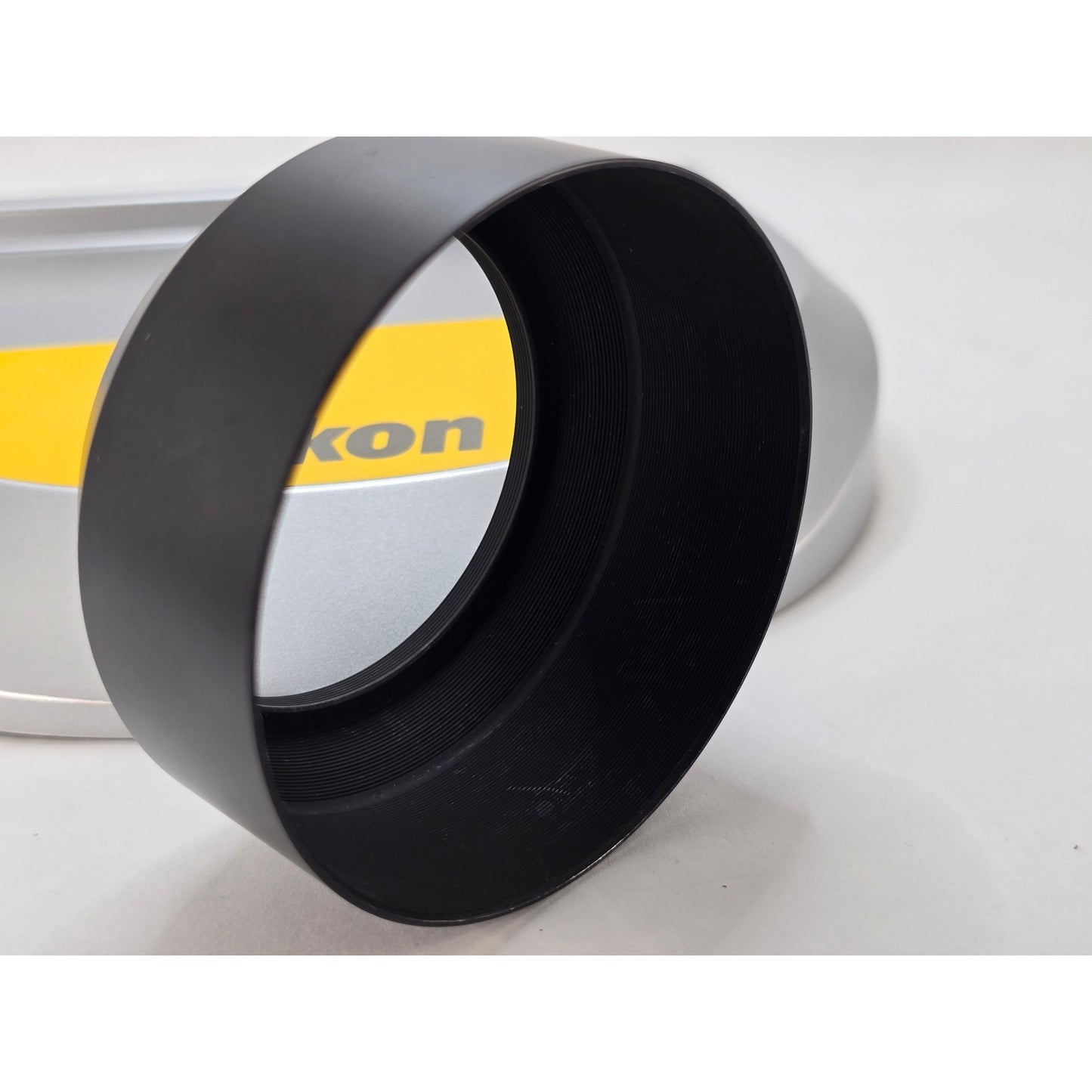 [Pre-owned] Nikon HN-23 62mm Metal Lens Hood for 80-200mm f/4 & 85mm f/1.8 — MINT — Japan #2481