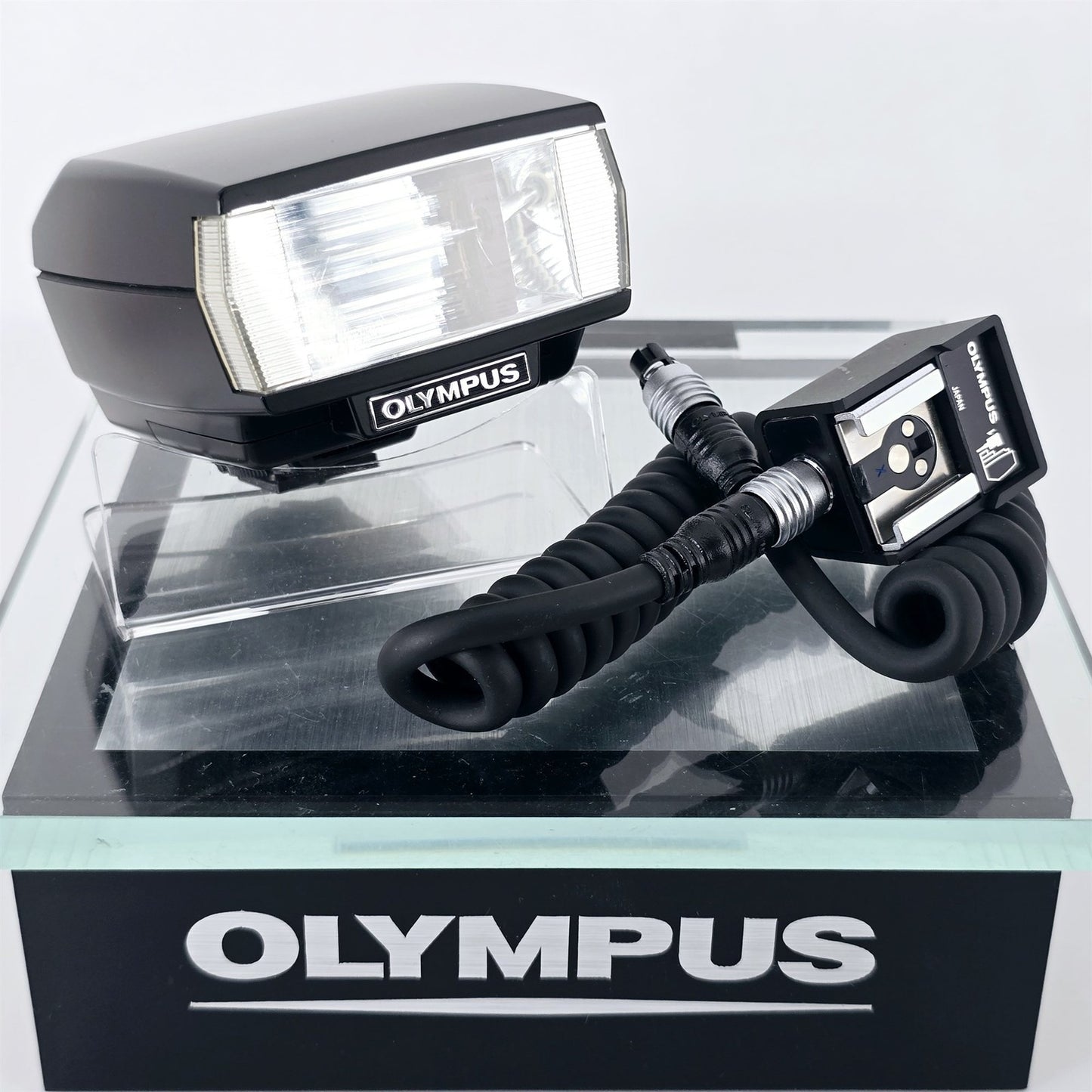 [Pre-owned] Olympus T20 OM System Electronic Flash for OM-2 OM-1 — Near Mint — Japan #5415