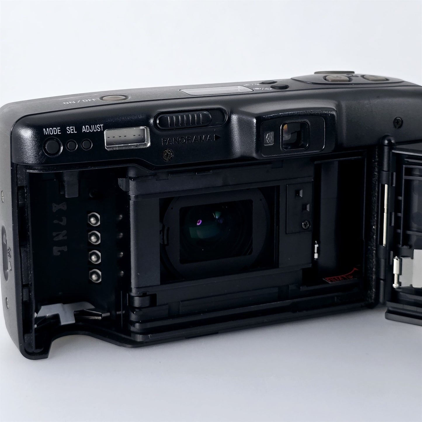 [Pre-owned] Nikon Lite Touch Zoom 105 QD Point & Shoot Film Camera — Near Mint — Japan #5196