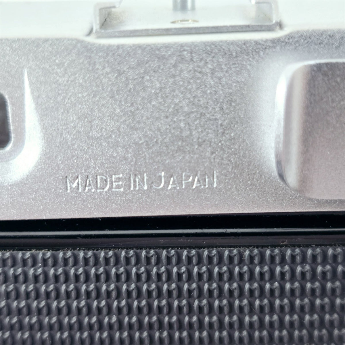 [Pre-owned] Mamiya EE 35mm Film Camera Silver — Near Mint — Japan #5672
