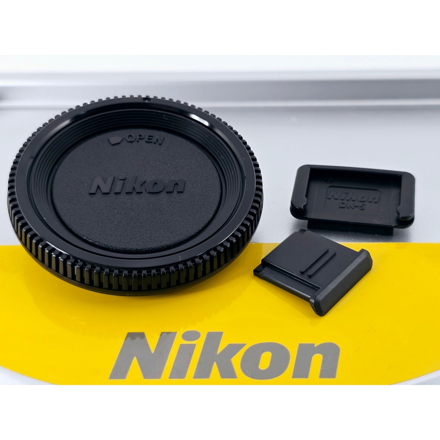[Pre-owned] Nikon F Mount Body Cap / DK-5 Eyepiece / Plastic Hot Shoe Cover Set — Unused — Japan #4963