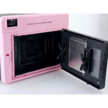 [Pre-owned] Leica Sofort Type 2754 Instant Film Camera (Pink) — Near MINT — Japan #5142