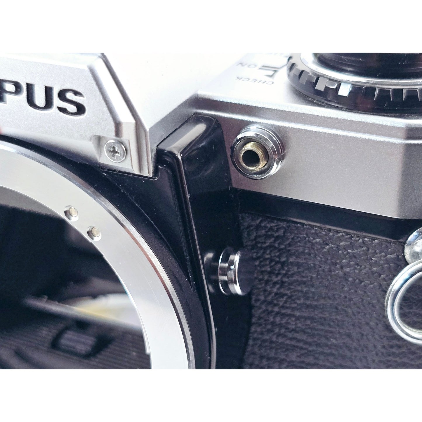 [Pre-owned] Olympus OM10 35mm Film SLR Camera Body — Near MINT — Japan #5161