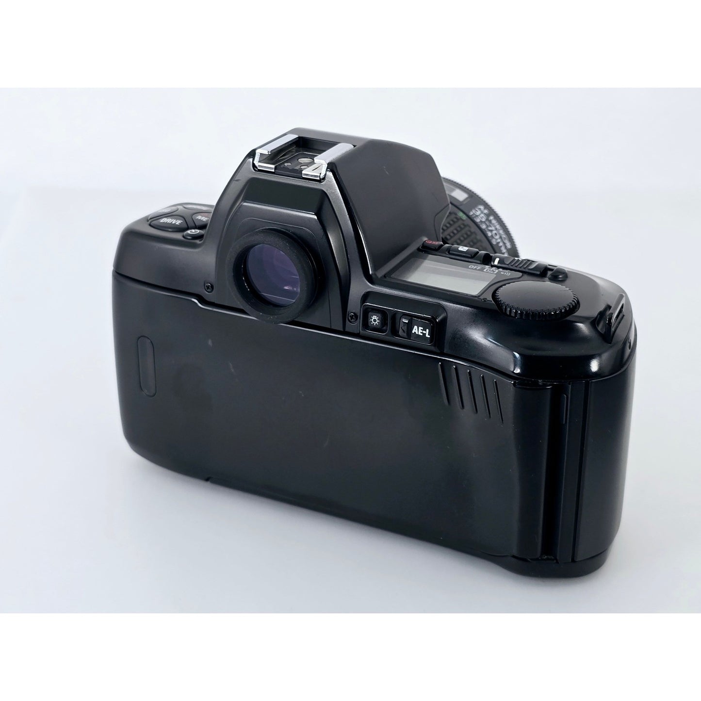 [Pre-owned] Nikon F-801s 35mm Film Camera with AF 35-70mm F3.3-4.5 Lens — Near MINT — Japan #5177
