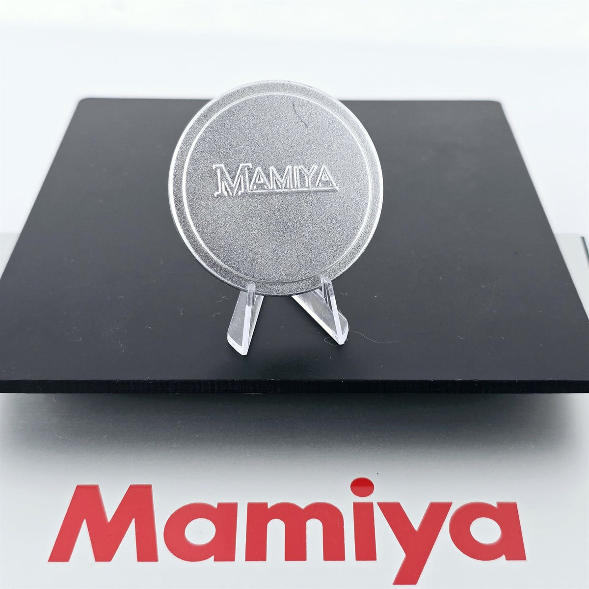 [Pre-owned] Genuine Mamiya Metal Front Lens Cap 42mm Push-on — Near Mint — Japan #5643