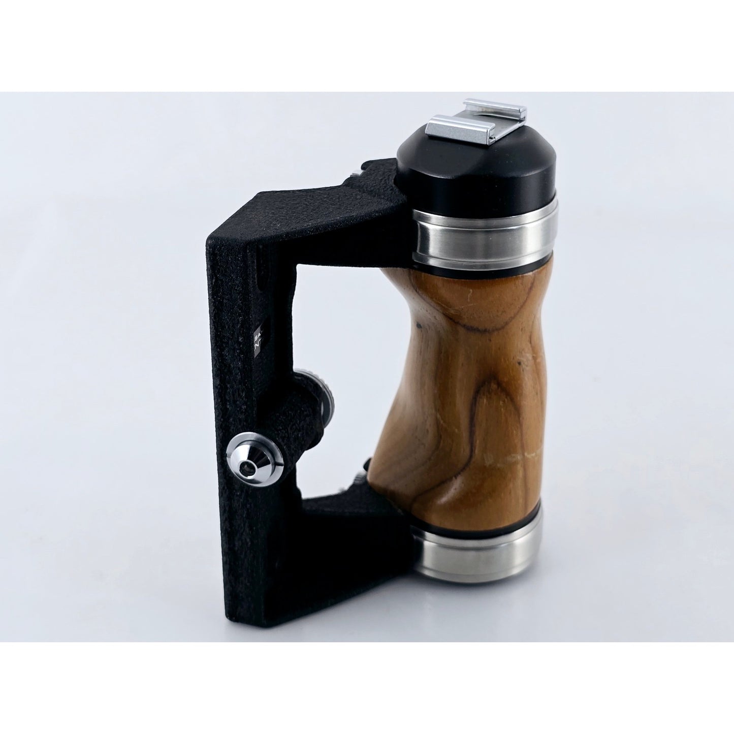 [Pre-owned] Asahi Pentax Hand Wood Grip w/ Hot Shoe for 67 67II 6x7 — Near MINT — Japan #3326