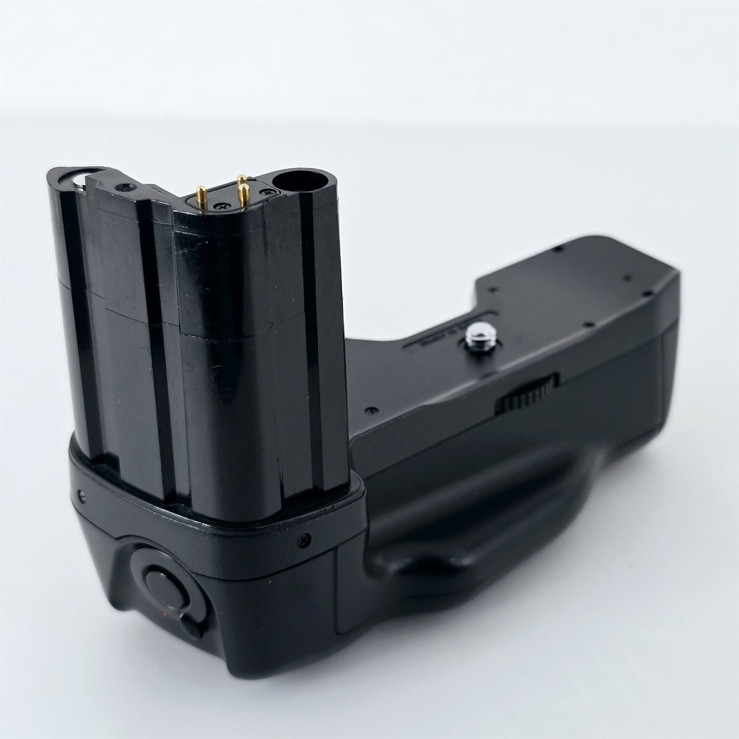 [Pre-owned] Genuine Nikon MB-10 Battery Grip for N90 N90s F90 F90s — Near Mint — Japan #5408