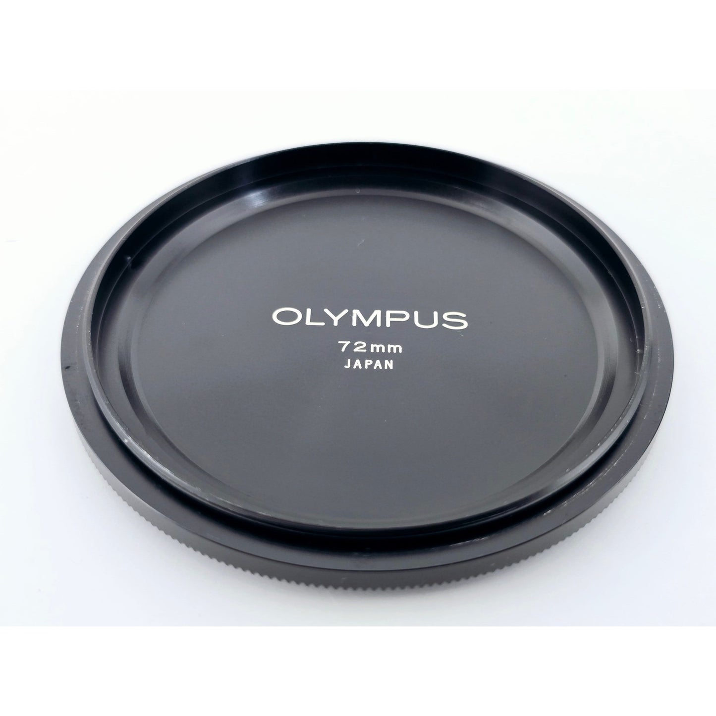 [Pre-owned] Olympus Classic OM 72mm Metal Screw-in Front Lens Cap — Top MINT — Japan #4606