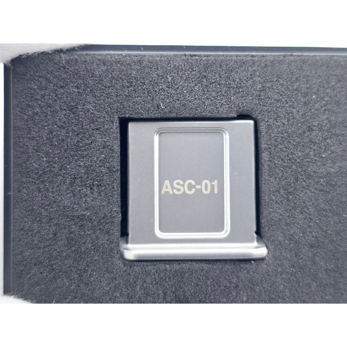 [Pre-owned] Genuine Nikon ASC-01 Accessory Shoe Cover Silver — Unused — Japan #5135
