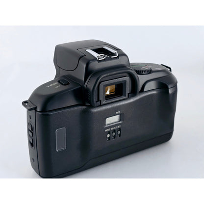 [Pre-owned] Canon EOS 750 QD 35mm Film Camera Body Only — MINT — Japan #3850
