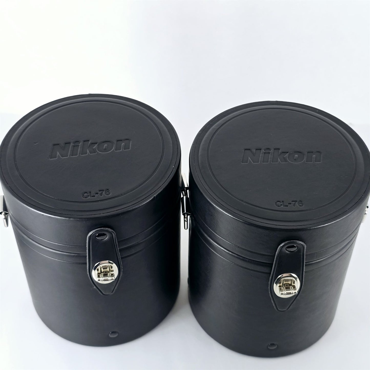 [Pre-owned] Nikon CL-76 Hard Leather Lens Case w/ Strap for AF 17-35mm f/2.8D — Mint — Japan #5457