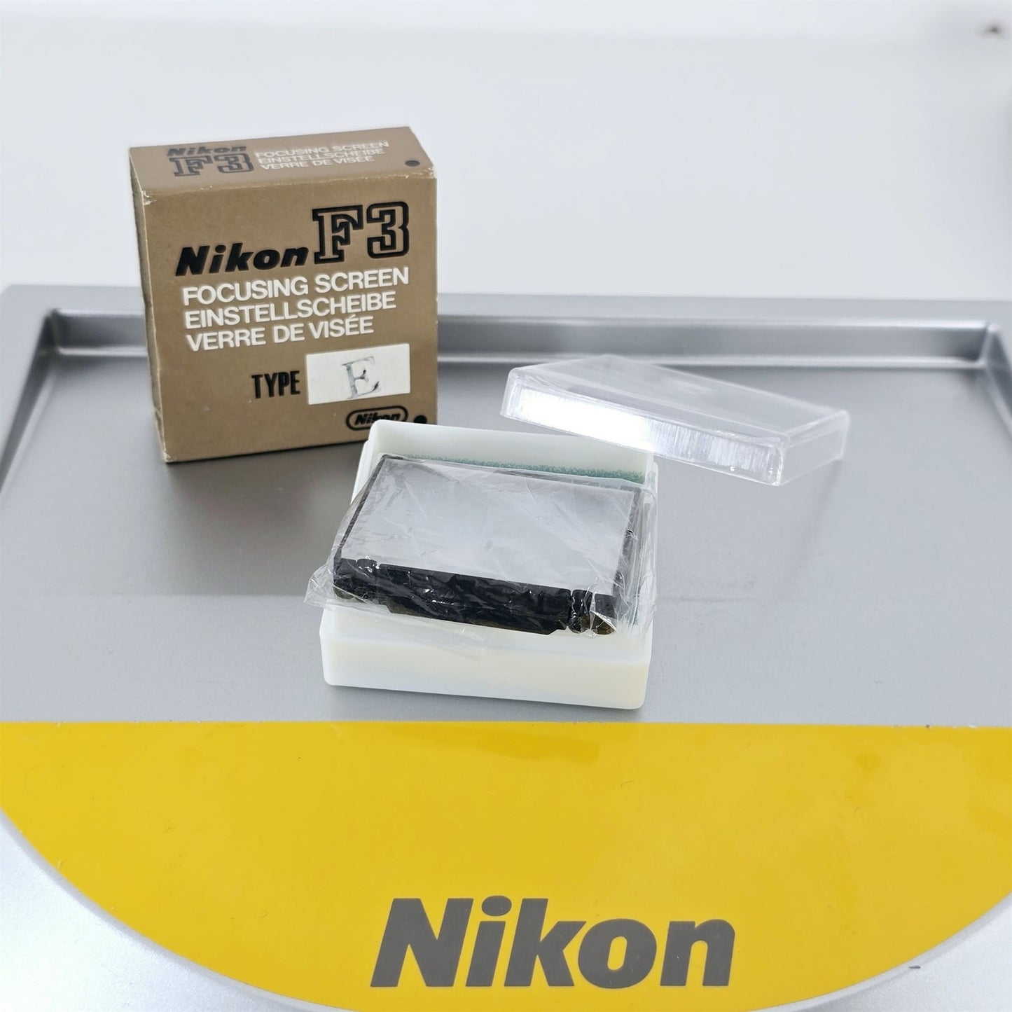 [Pre-owned] Nikon Focusing Screen Type E Red Dot for F3 F3HP F3/T — Unused — Japan #5423