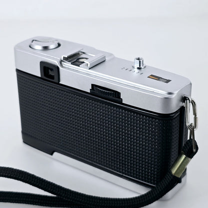 [Pre-owned] Olympus Trip 35 Point & Shoot 35mm Film Camera — Near Mint — Japan #5523