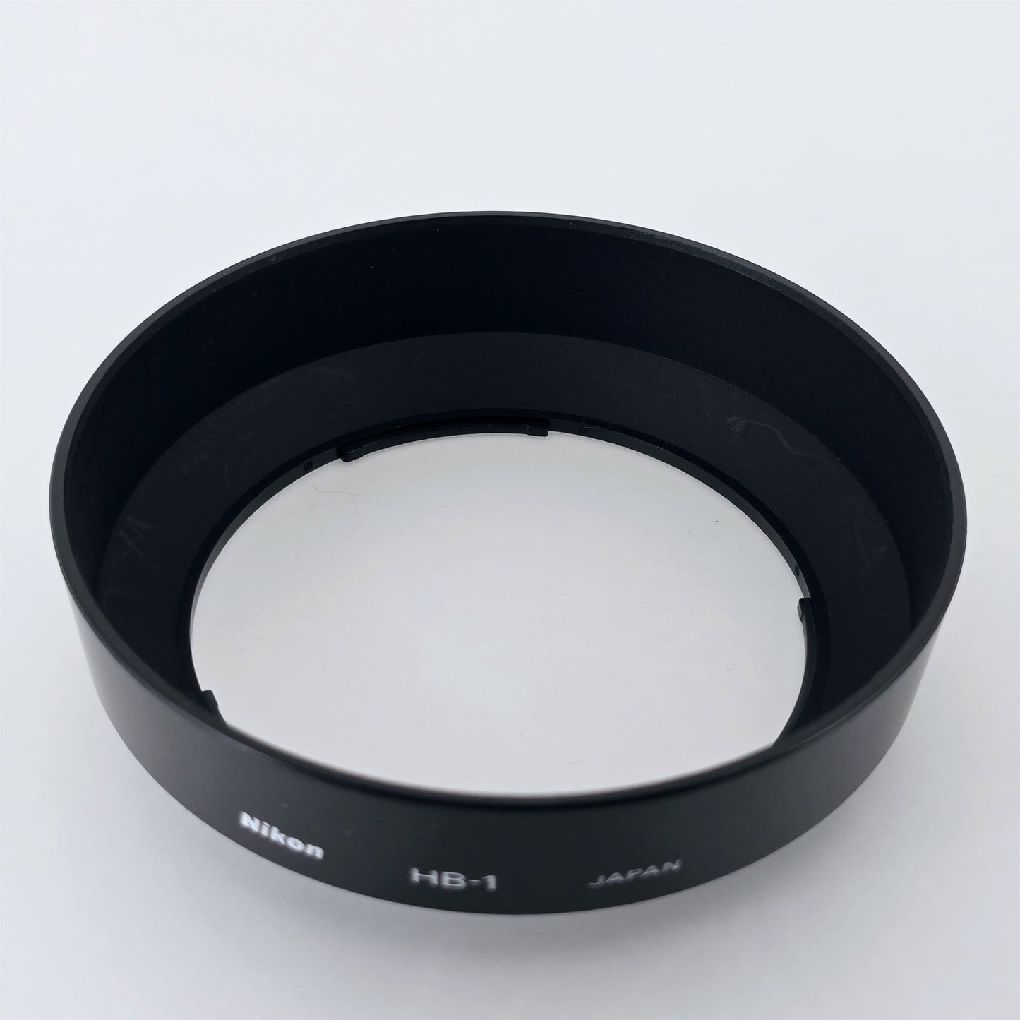 [Pre-owned] Nikon HB-1 Lens Hood for AF 28-85mm f/3.5-4.5, 35-70mm f/2.8, 35-135mm f/3.5-4.5 — Mint — Japan #5292