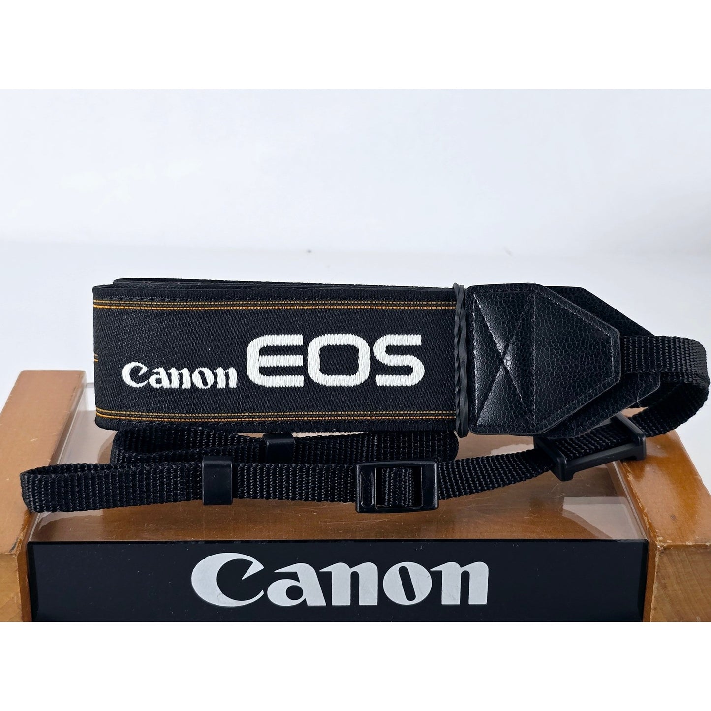 [Pre-owned] Canon Genuine EOS Camera Neck Shoulder Strap 1.57in (4cm) — MINT — Japan #4478