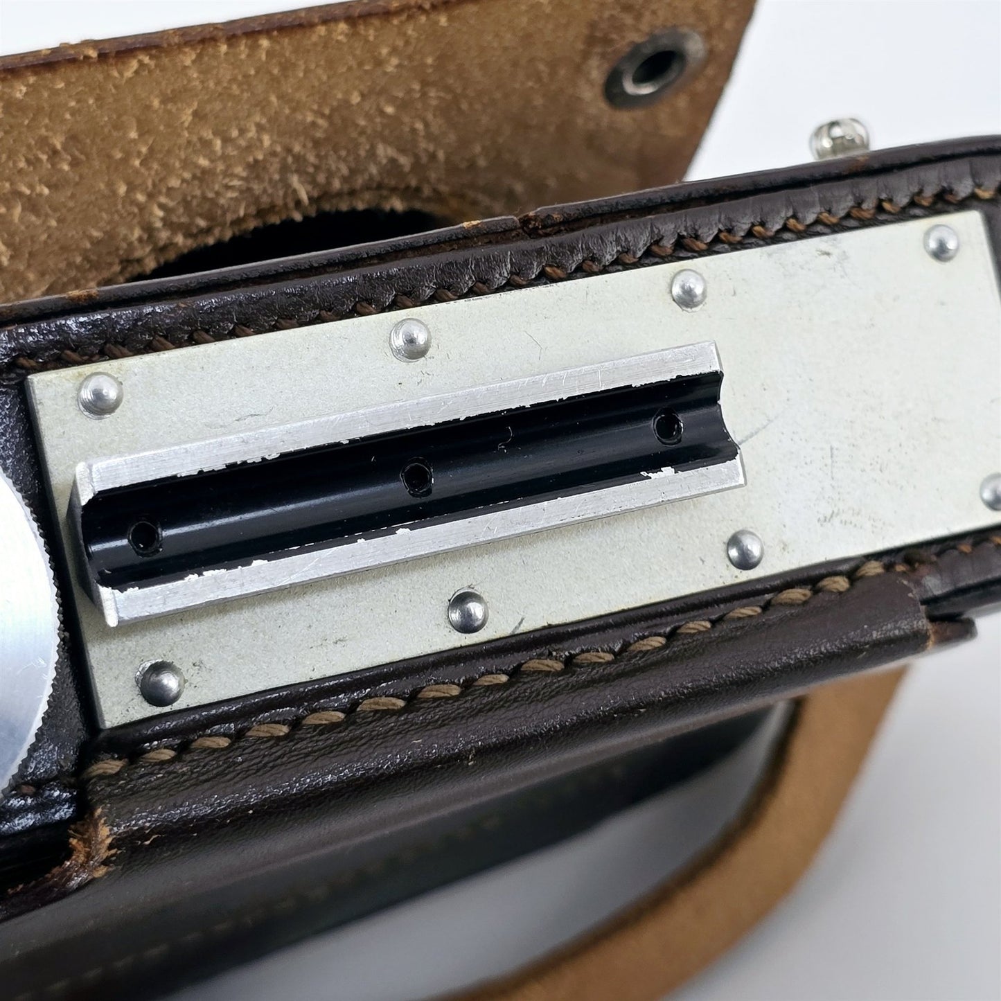 [Pre-owned] Leica Vintage Brown Leather Camera Hard Case — Excellent+++++ — Japan #5456
