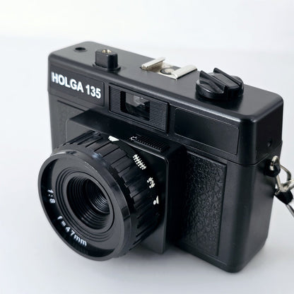[Pre-owned] Holga 135 35mm Point & Shoot Film Camera Black — Mint — Japan #5466