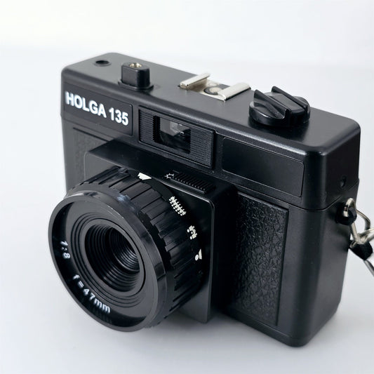 [Pre-owned] Holga 135 35mm Point & Shoot Film Camera Black — Mint — Japan #5466