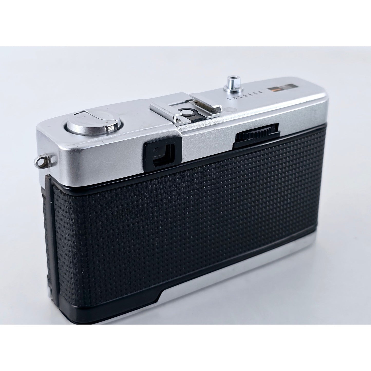 [Pre-owned] Olympus Trip 35 Point & Shoot 35mm Film Camera — Near MINT — Japan #3179