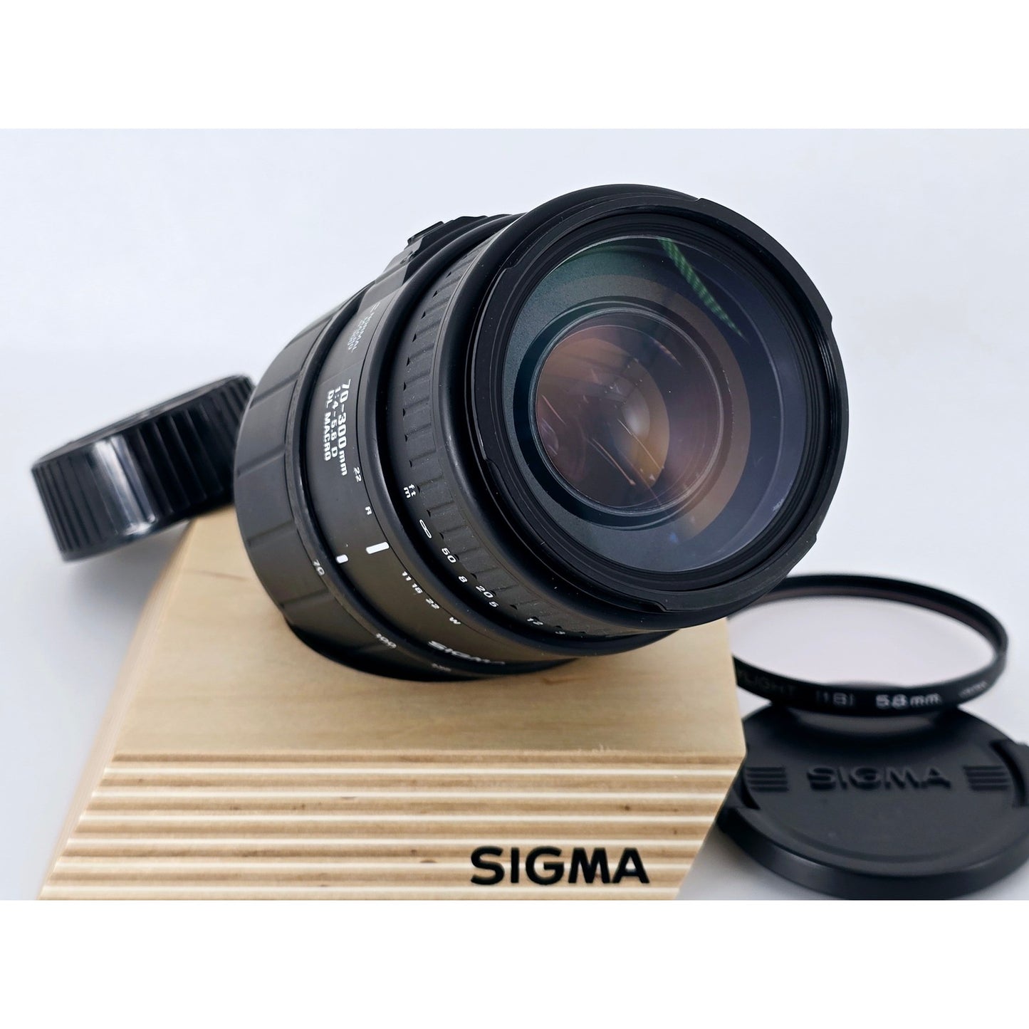 [Pre-owned] Sigma 70-300mm F4-5.6 D DL Macro AF Lens for Nikon F — Near MINT — Japan #5036