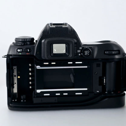 [Pre-owned] Nikon F80 S 35mm Film Camera Body — Mint — Japan #5752