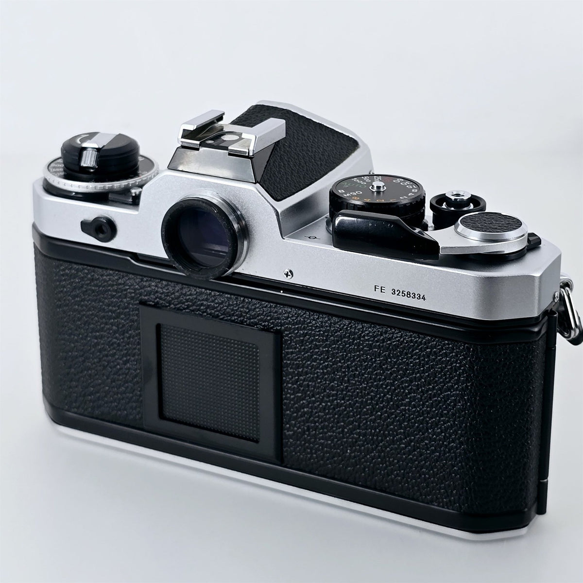 [Pre-owned] Nikon FE SLR 35mm Film Camera Body Only Silver — Near Mint — Japan #5623