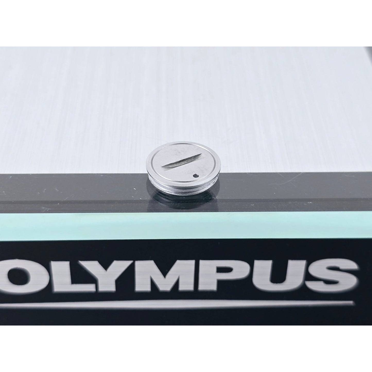 [Pre-owned] Olympus OM-1 Silver Battery Cover Cap for OM-1/1N/2/2N — Near MINT — Japan #4748