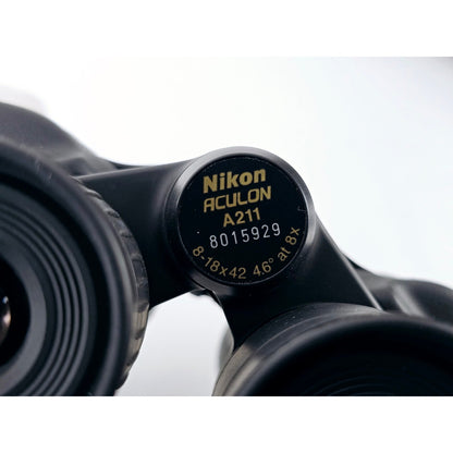 [Pre-owned] Nikon Aculon A211 8-18x42 Porro Prism Zoom Binocular w/ Case — MINT — Japan #2770