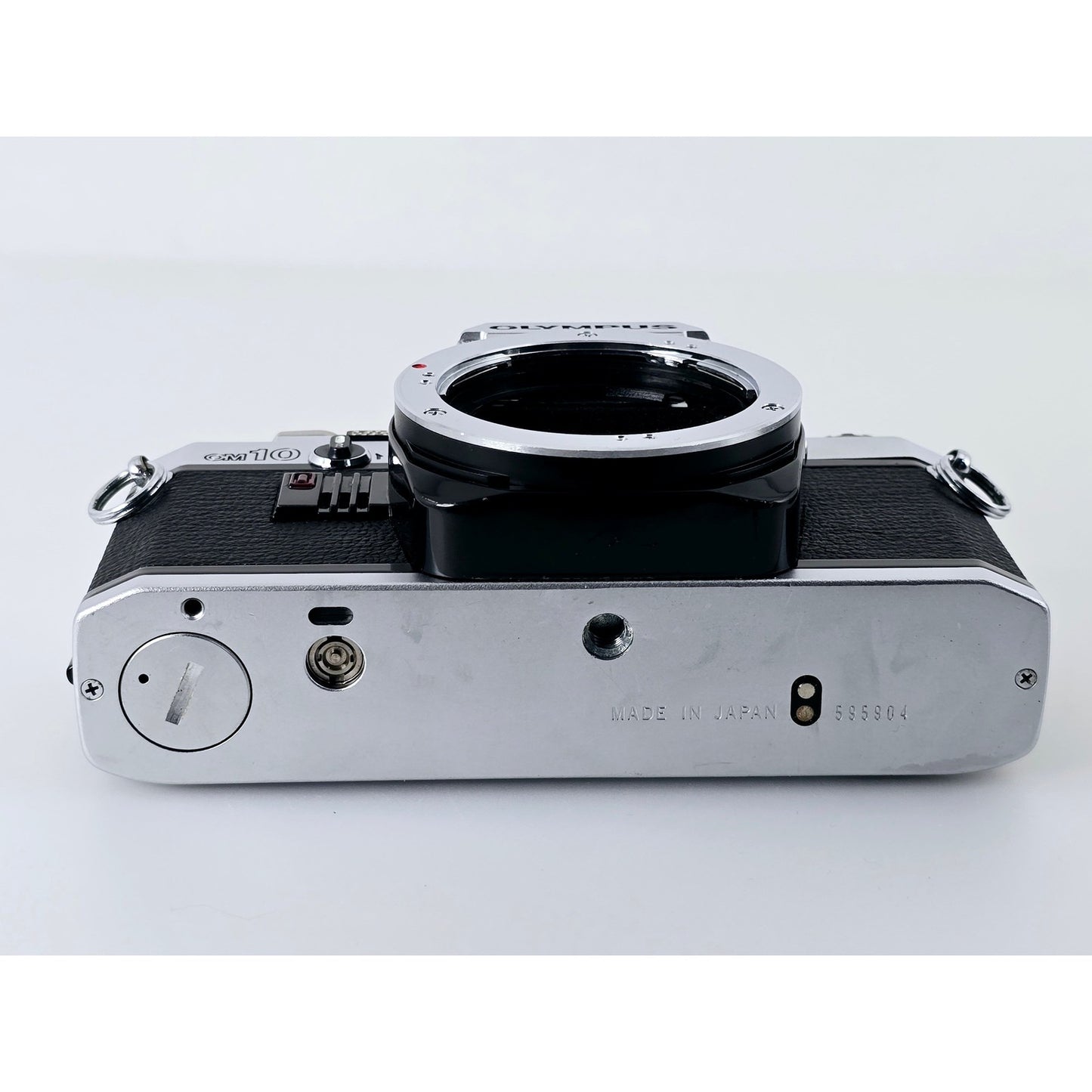 [Pre-owned] Olympus OM10 SLR 35mm Film Camera (Body Only) — Near MINT — Japan #4953