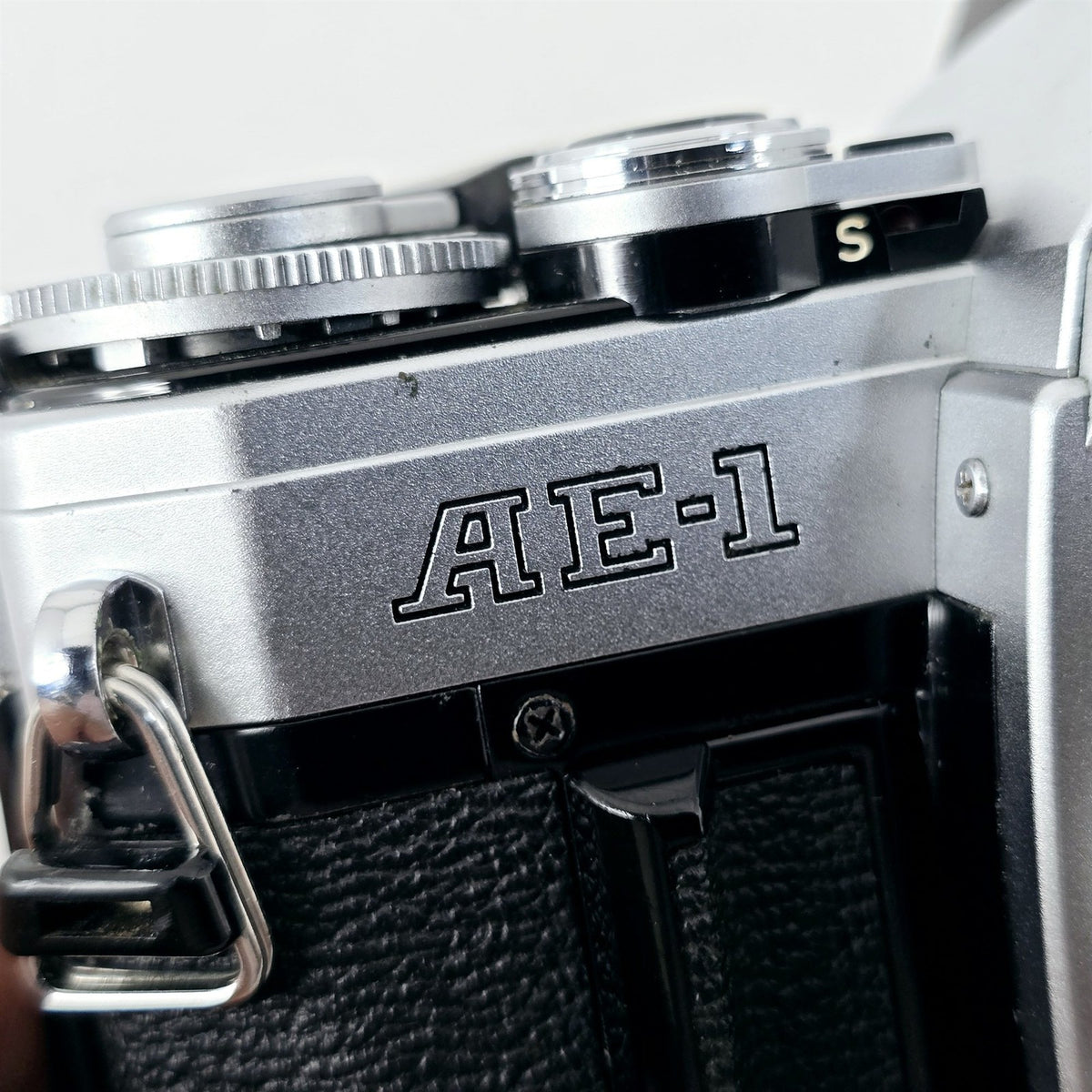 [Pre-owned] Canon AE-1 SLR 35mm Film Camera Body — Near Mint+++ — Japan #5676