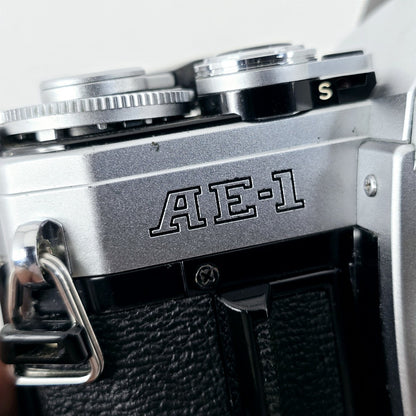[Pre-owned] Canon AE-1 SLR 35mm Film Camera Body — Near Mint+++ — Japan #5676