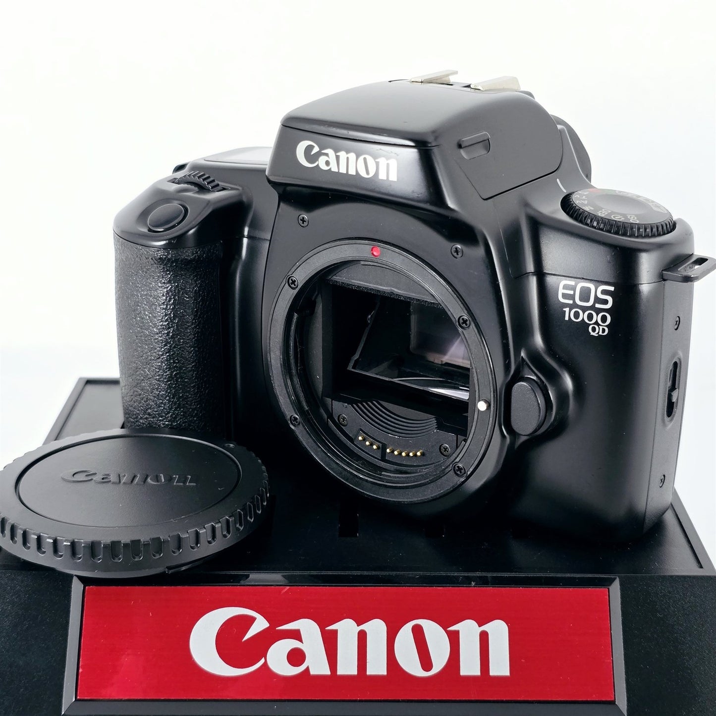 [Pre-owned] Canon EOS 1000 QD 35mm AF SLR Film Camera Body — Near Mint+++ — Japan #5208