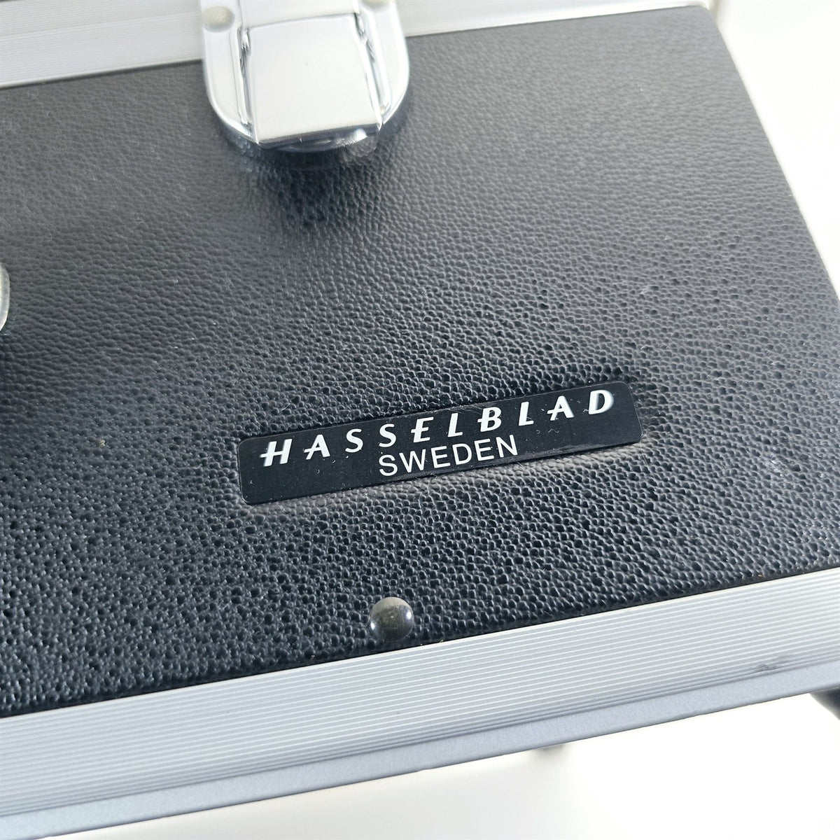 [Pre-owned] Hasselblad Hard Camera Storage Case (Medium, No Key) — Near Mint — Japan #5502