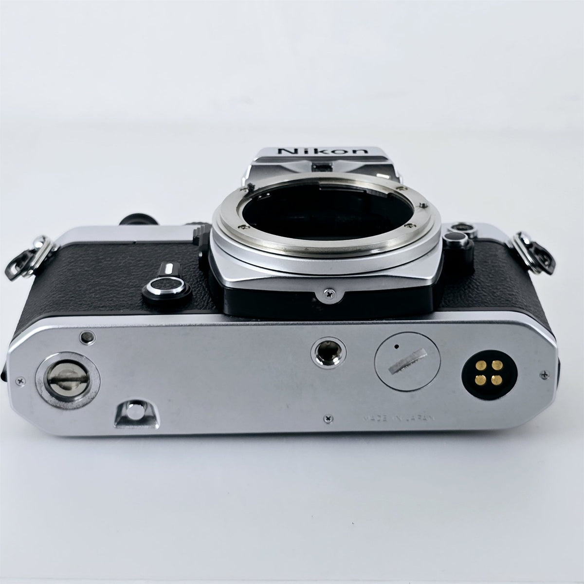 [Pre-owned] Nikon FE SLR 35mm Film Camera Body Only Silver — Near Mint — Japan #5623