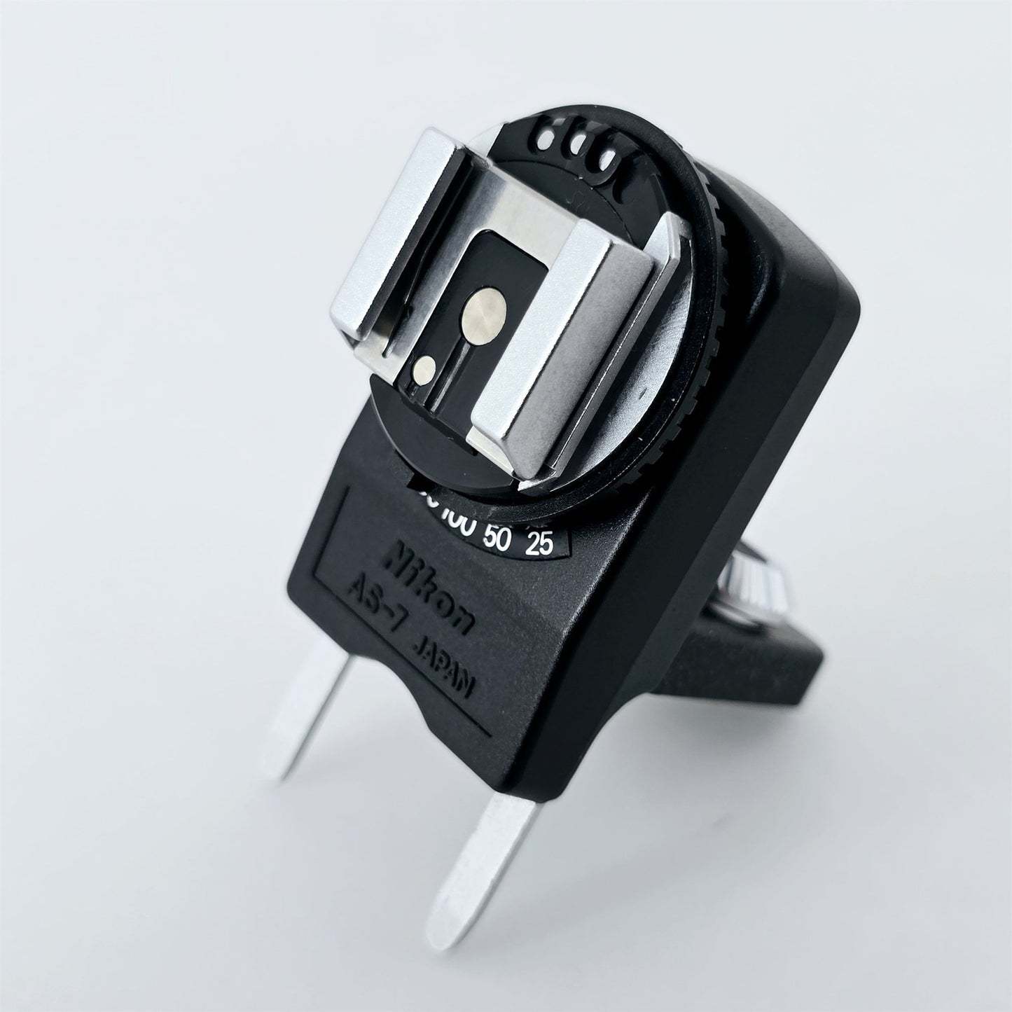 [Pre-owned] Nikon AS-7 Flash Strobe Coupler Adapter for F3 — Top Mint — Japan #5357