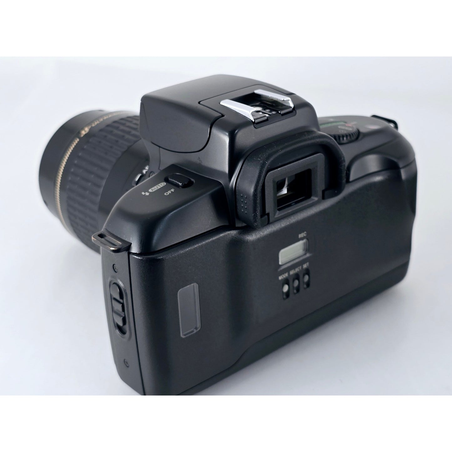 [Pre-owned] Canon EOS 750QD 35mm Film Camera with EF 80-200mm f/4.5-5.6 AF Lens — MINT — Japan #3902