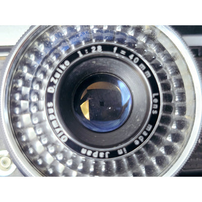 [Pre-owned] Olympus Trip 35 Point & Shoot 35mm Film Camera — Near MINT — Japan #3179