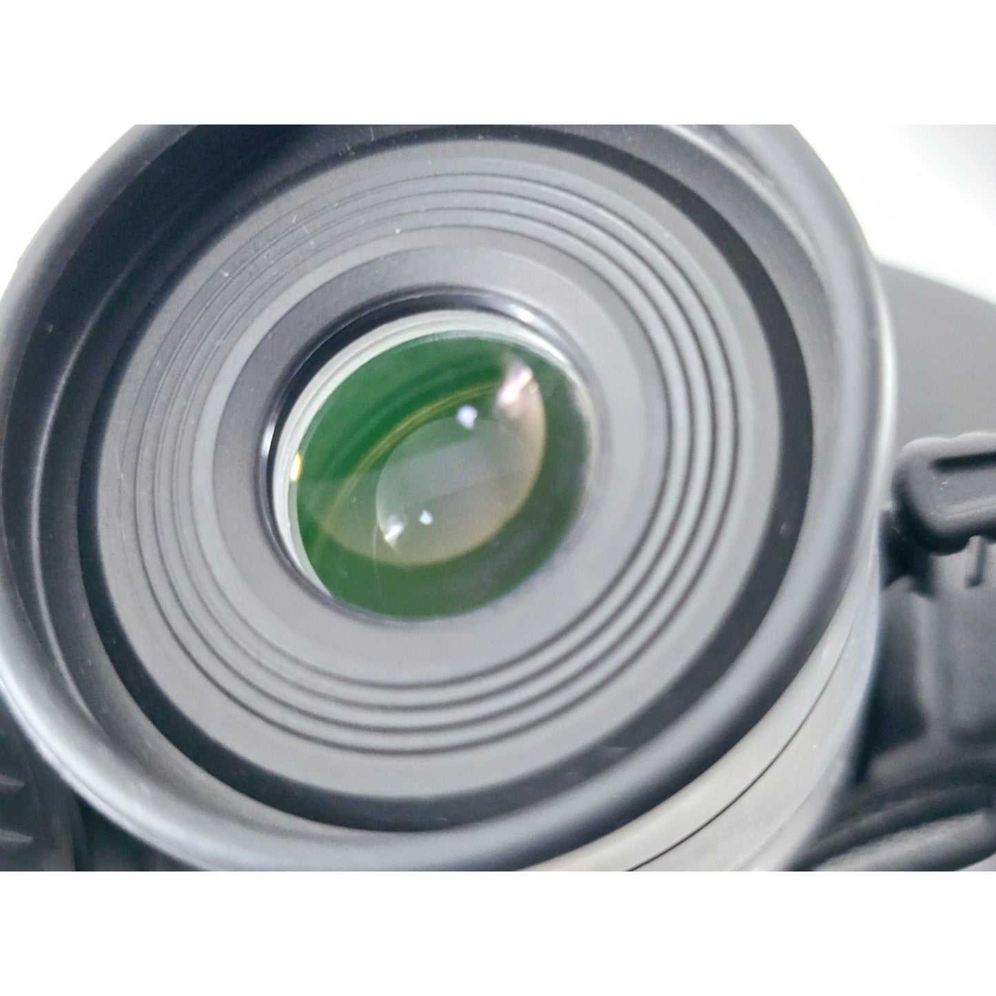 [Pre-owned] Nikon Aculon A211 8-18x42 Porro Prism Zoom Binocular w/ Case — MINT — Japan #2770