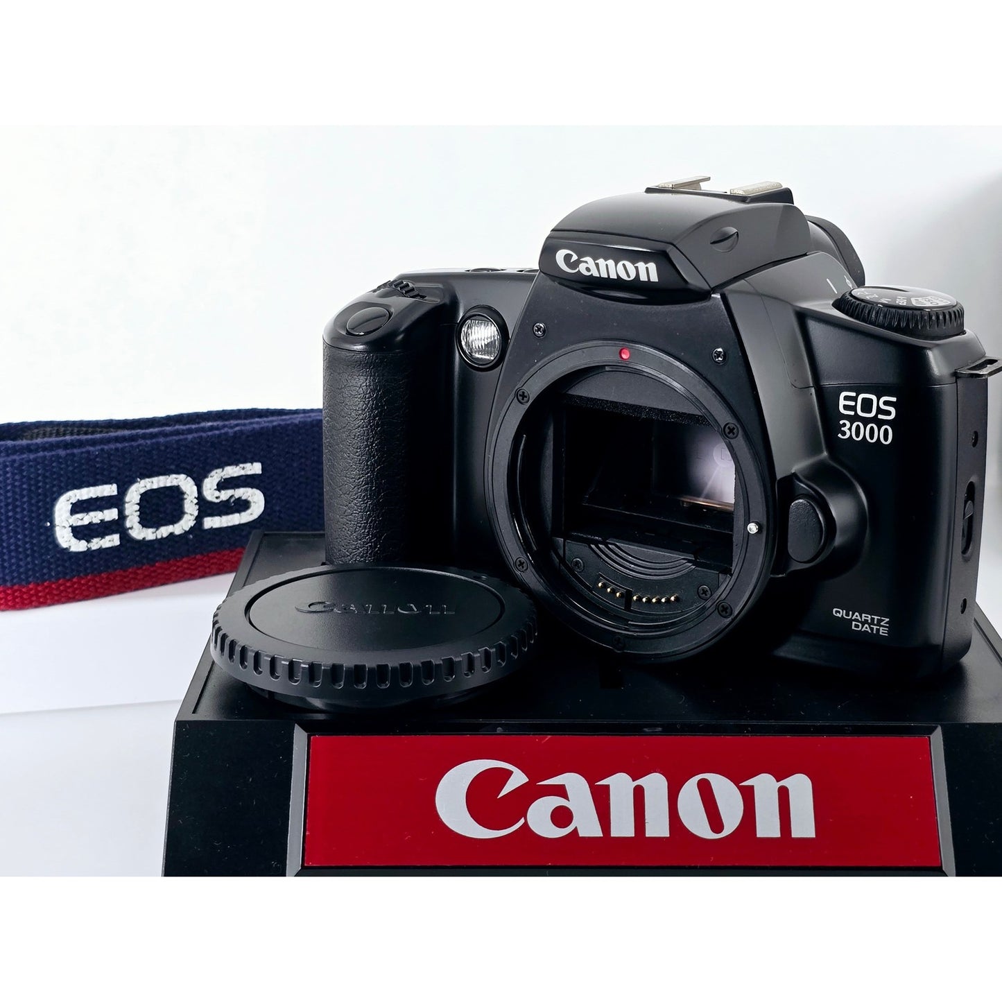 [Pre-owned] Canon EOS 3000 QD 35mm Film Camera (Body Only) — MINT — Japan #5179